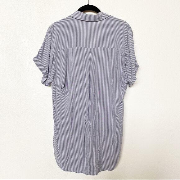 BCBGeneration Blue White Pinstripe Hi Low Top Size Small - Picture 8 of 8